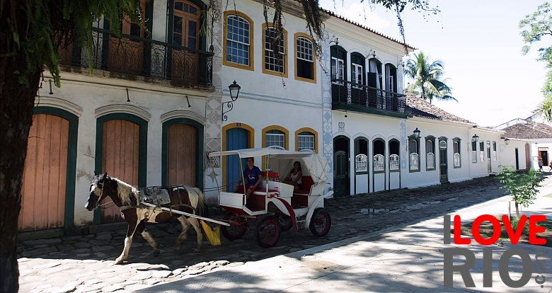 photograph of a detail of life in rio de janeiro city, brazil's cidade maravilhosa as experienced by the local cariocas
